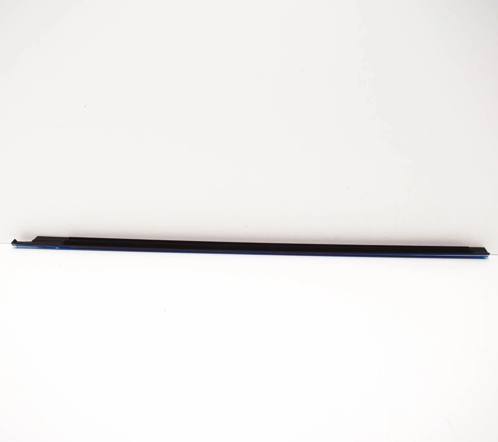 NEW VW ATLAS FRONT RIGHT OUTER DOOR BELT WEATHERSTRIP TRIM 3CN8374762MG ORIGINAL