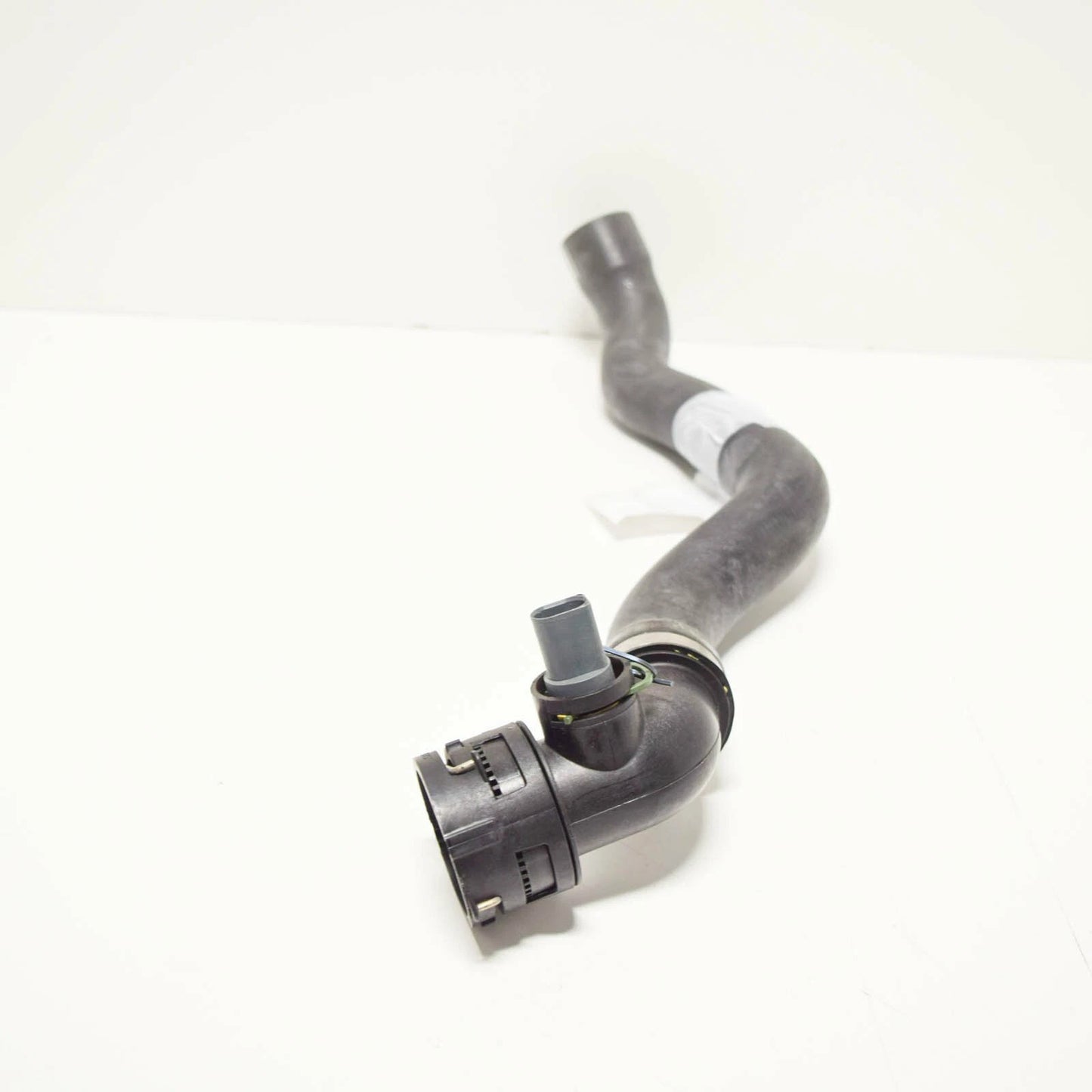 NEW AUDI Q7 4L COOLANT PIPE HOSE 7L6122051T