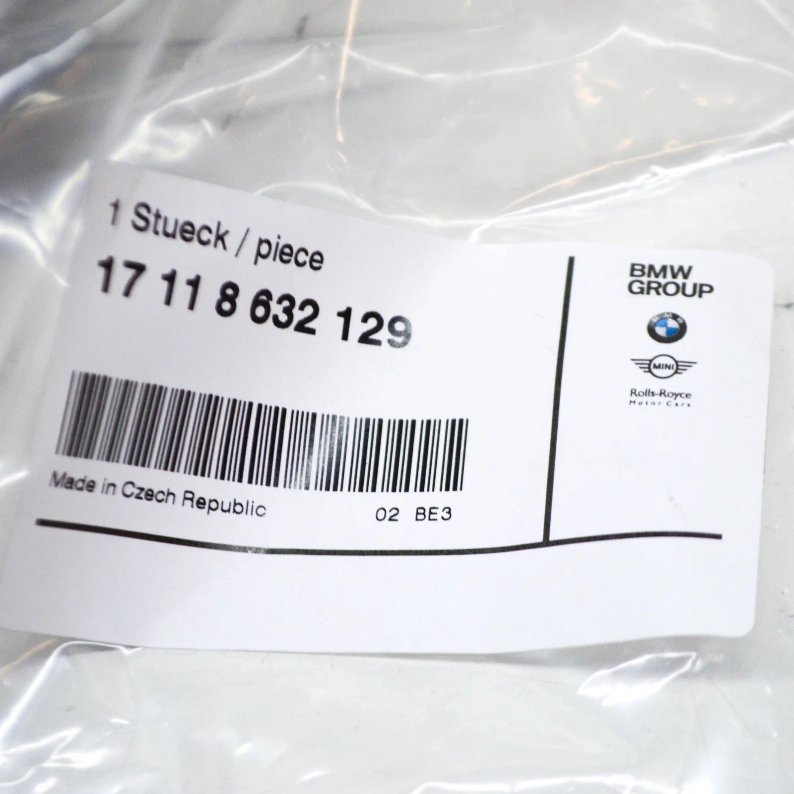 NEW BMW 5 G30 LEFT LOWER COOLANT RADIATOR HOLDER 17118632129 ORIGINAL