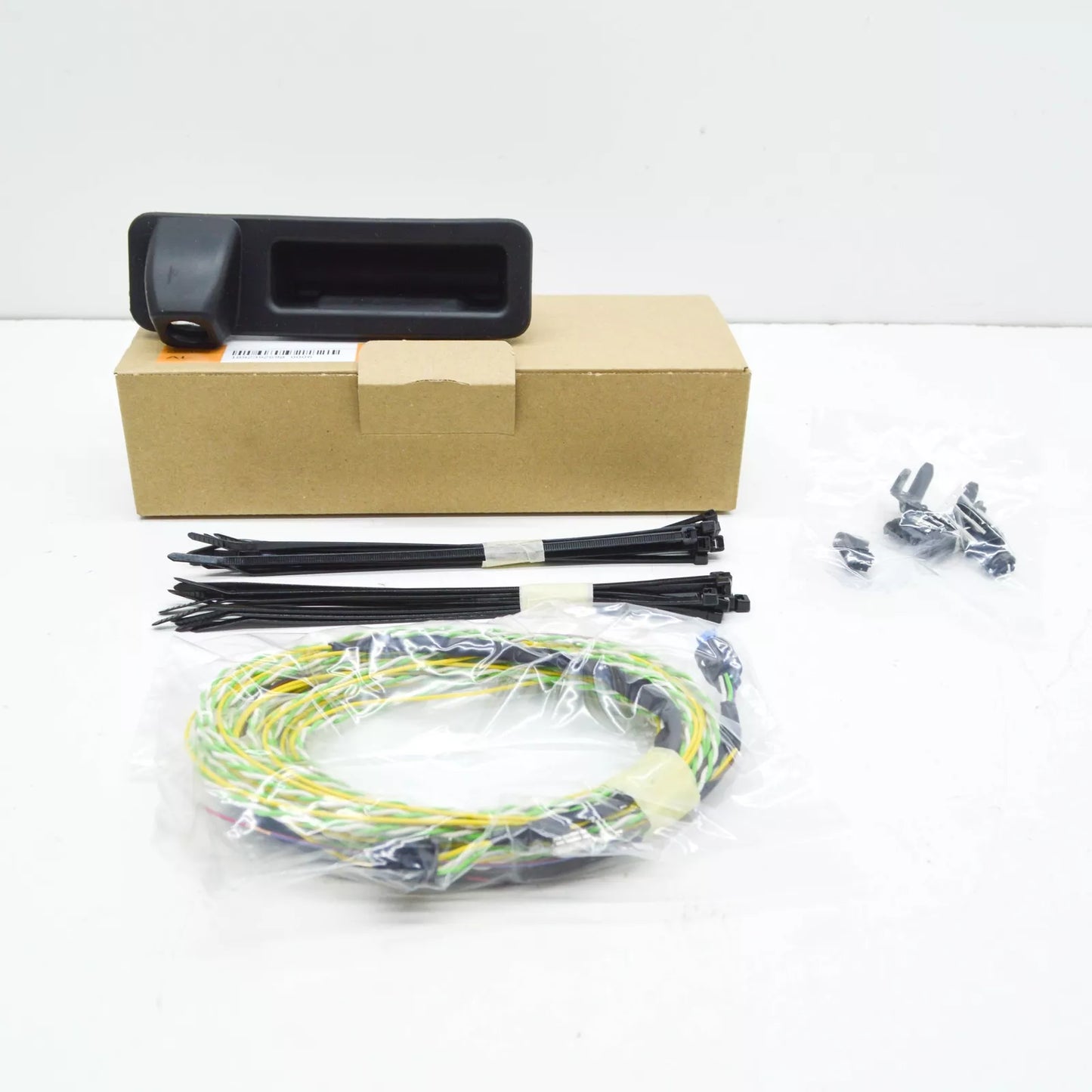 NEW BMW 5 G30 REVERSING CAMERA HOLDER BRACKET RETROFIT KIT 66212450878 ORIGINAL