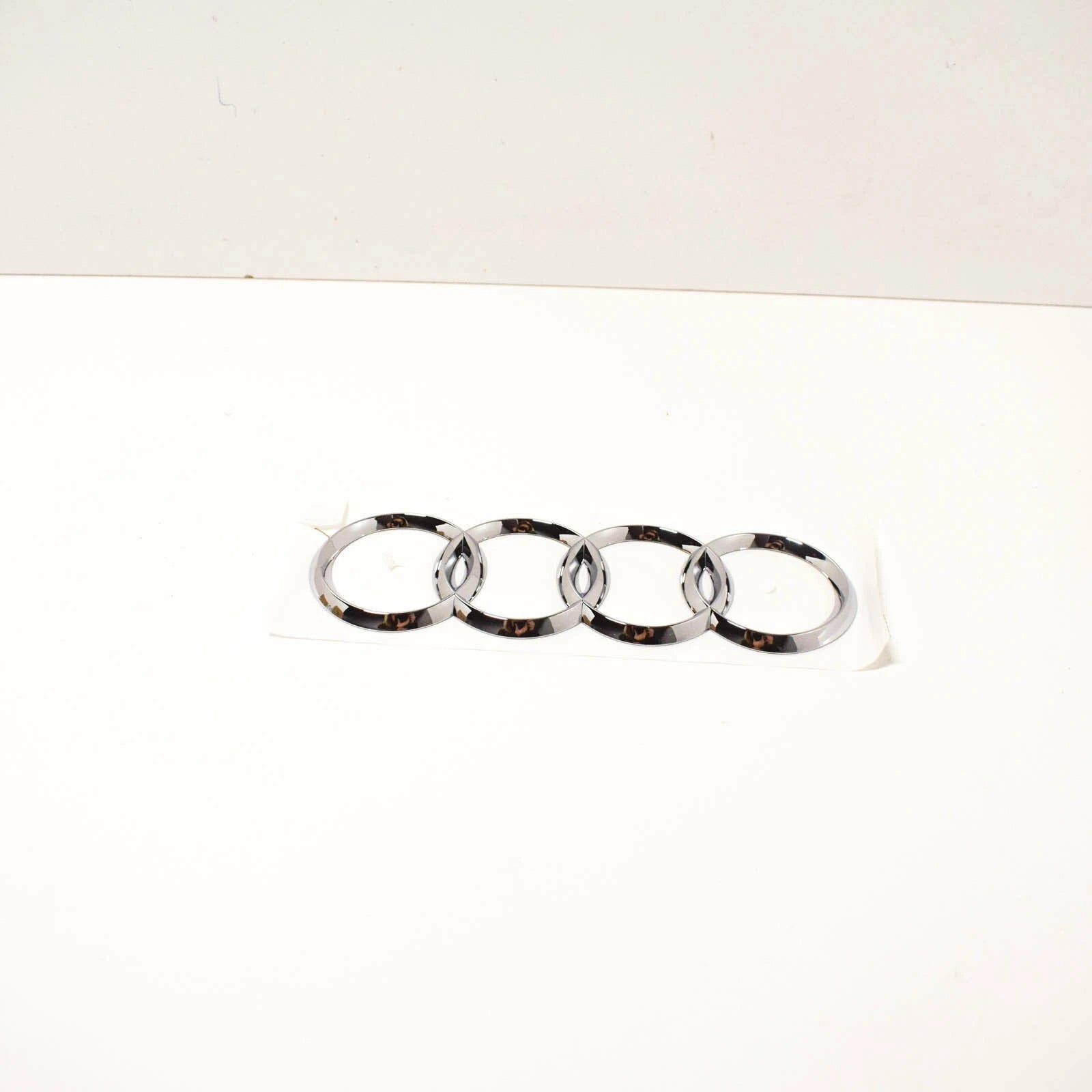 NEW AUDI A4 AVANT B7 REAR TRUNK CHROME BADGE RINGS EMBLEM 8E98537422ZZ