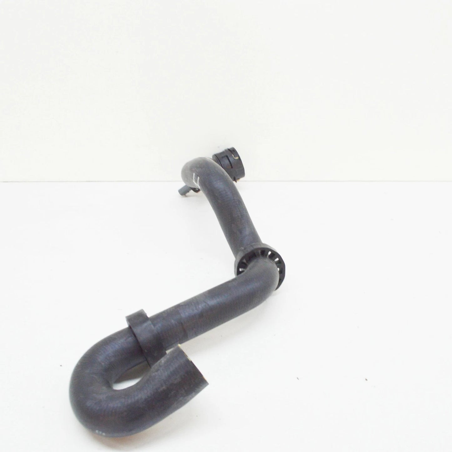 NEW AUDI Q7 4L UPPER RADIATOR HOSE 7L6122051AA