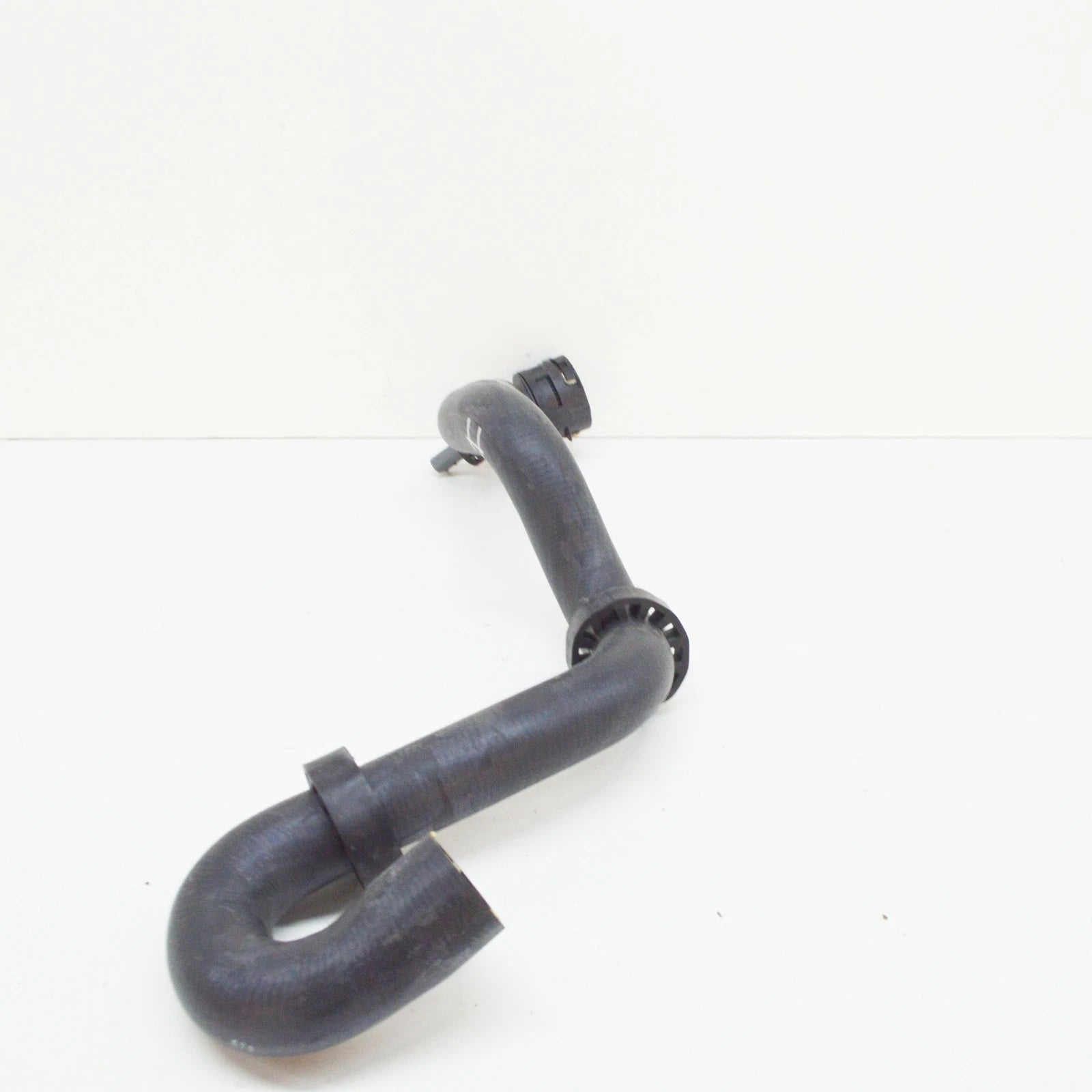NEW AUDI Q7 4L UPPER RADIATOR HOSE 7L6122051AA