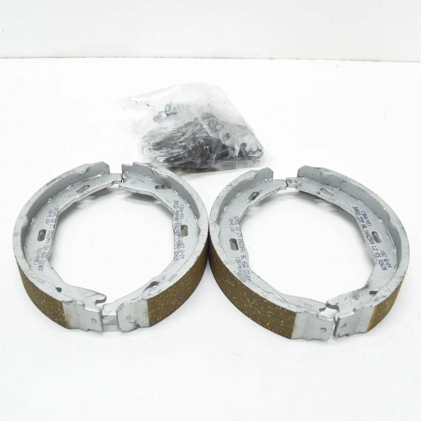 NEW MERCEDES-BENZ C-CLASS W204 REAR HAND BRAKE SHOES A0044208620