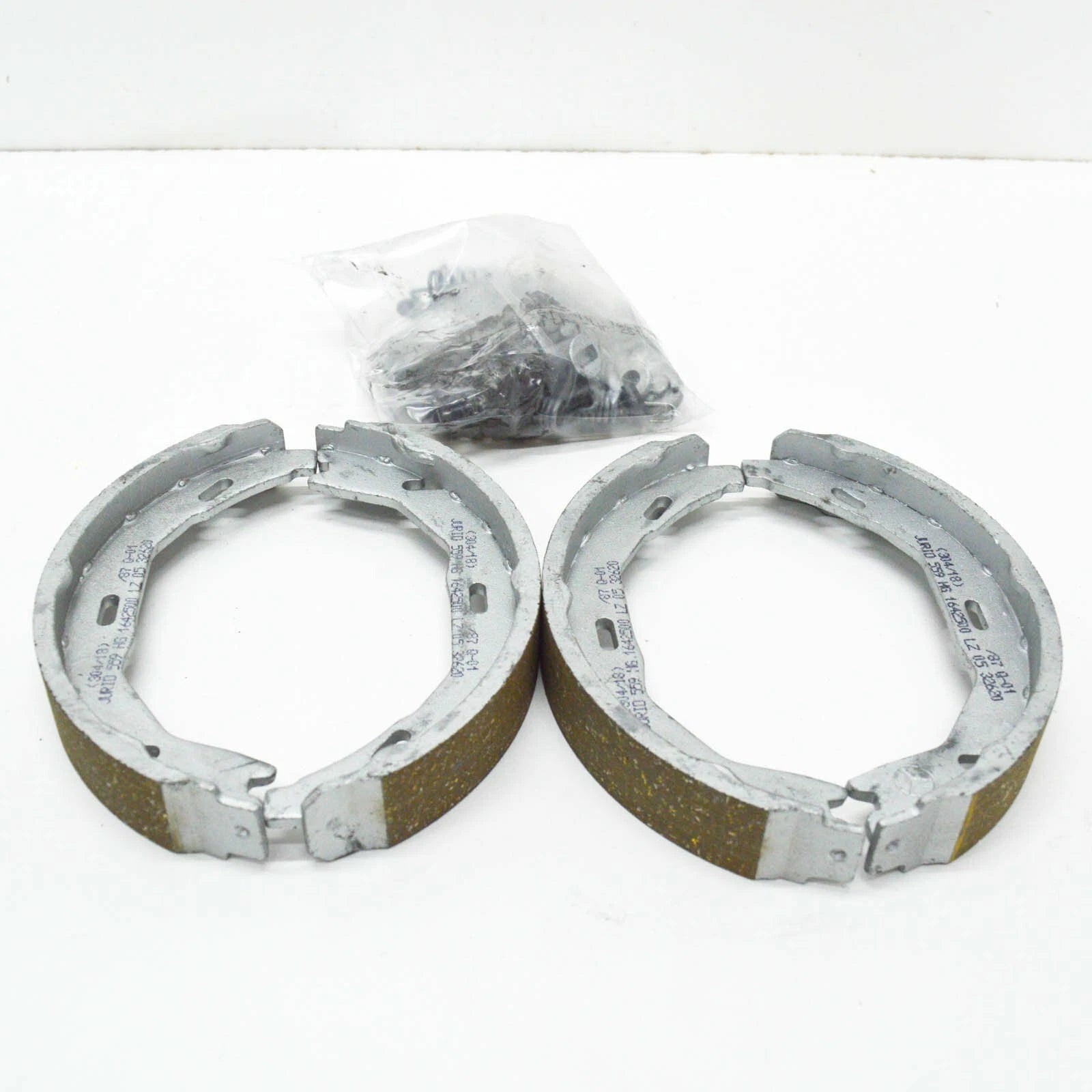 NEW MERCEDES-BENZ C-CLASS W204 REAR HAND BRAKE SHOES A0044208620