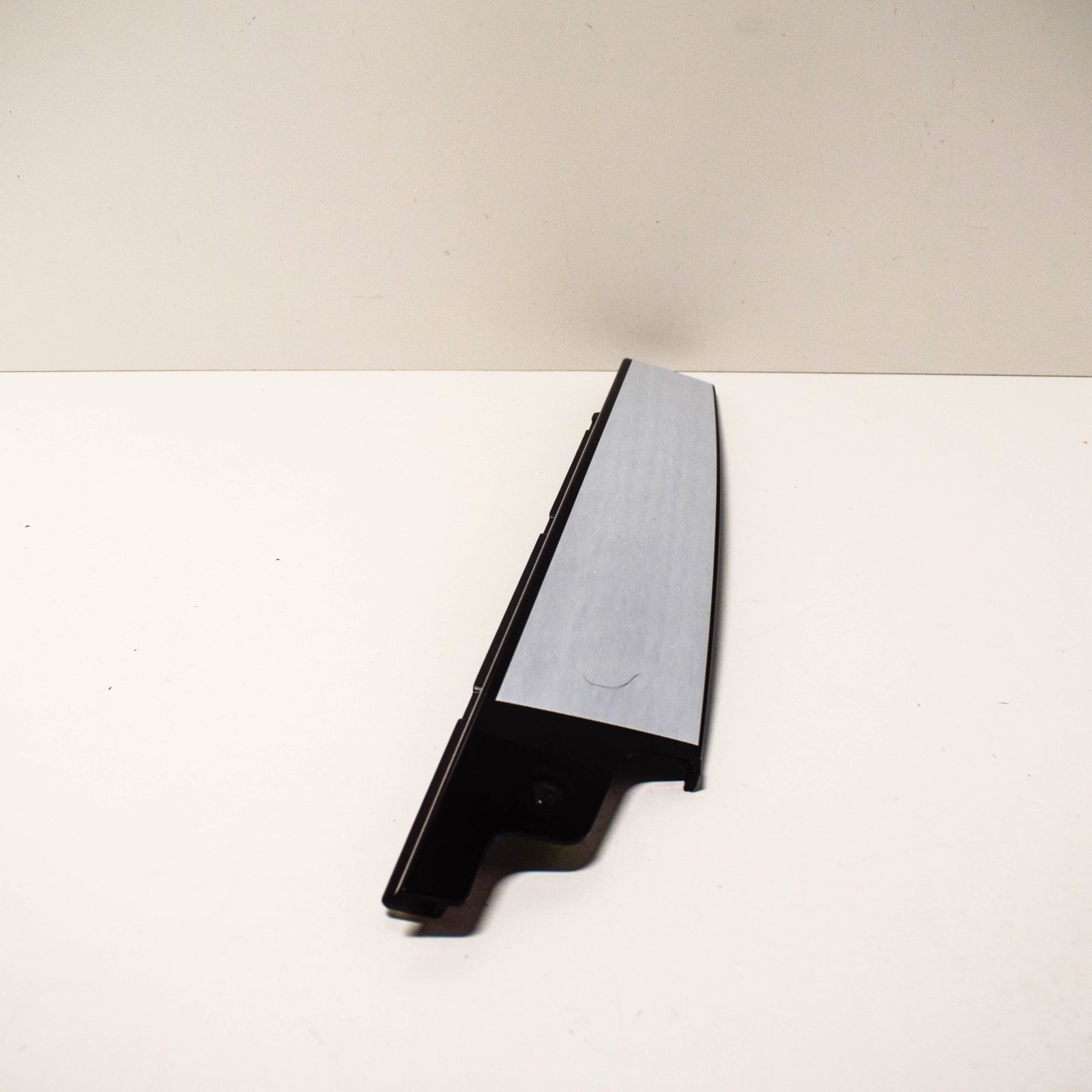 NEW AUDI Q3 8U FRONT LEFT DOOR EXTERIOR B-PILLAR TRIM 8U0837901C5FQ ORIGINAL