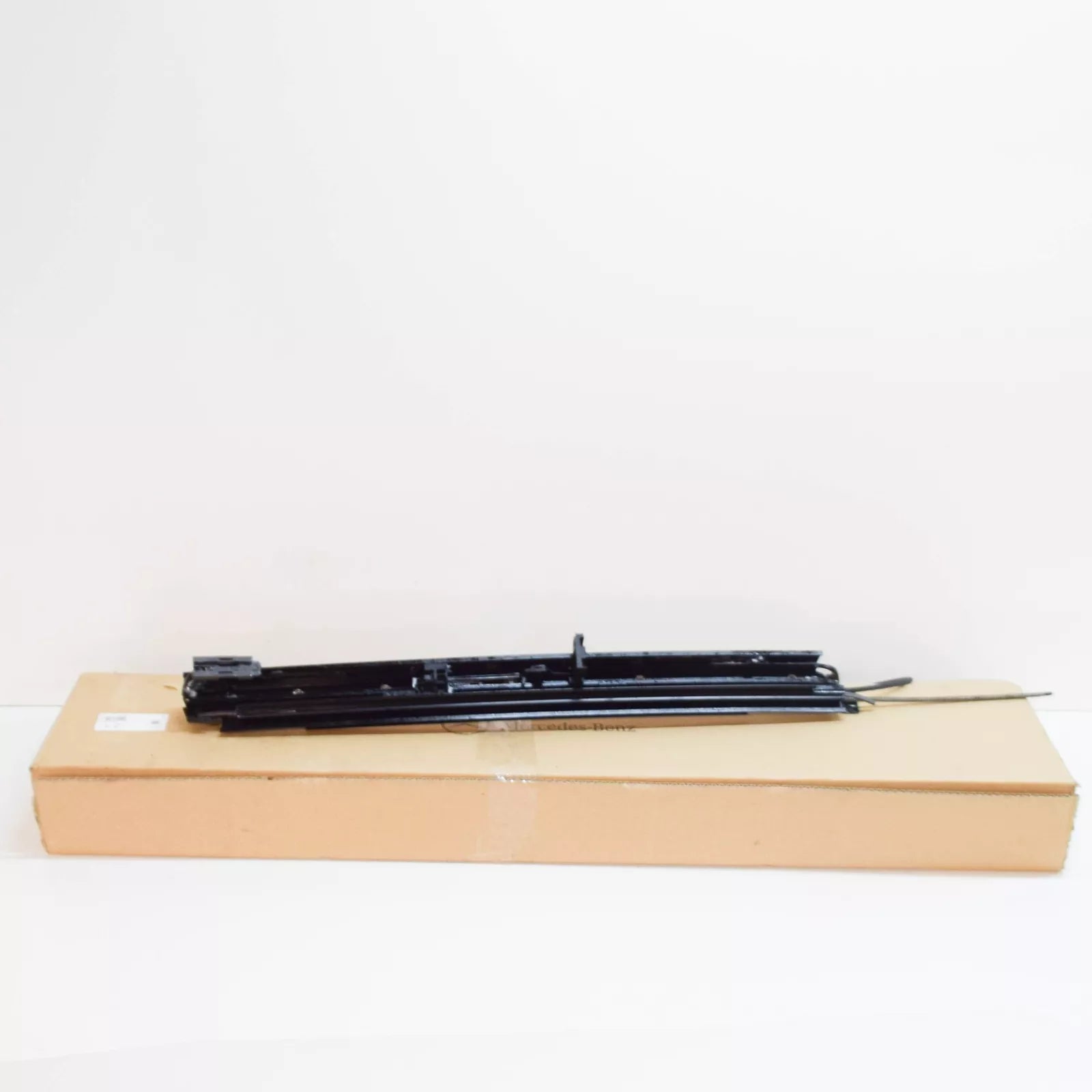 NEW MERCEDES-BENZ A W176 LEFT SLIDING ROOF MECHANICS A1767801700 ORIGINAL