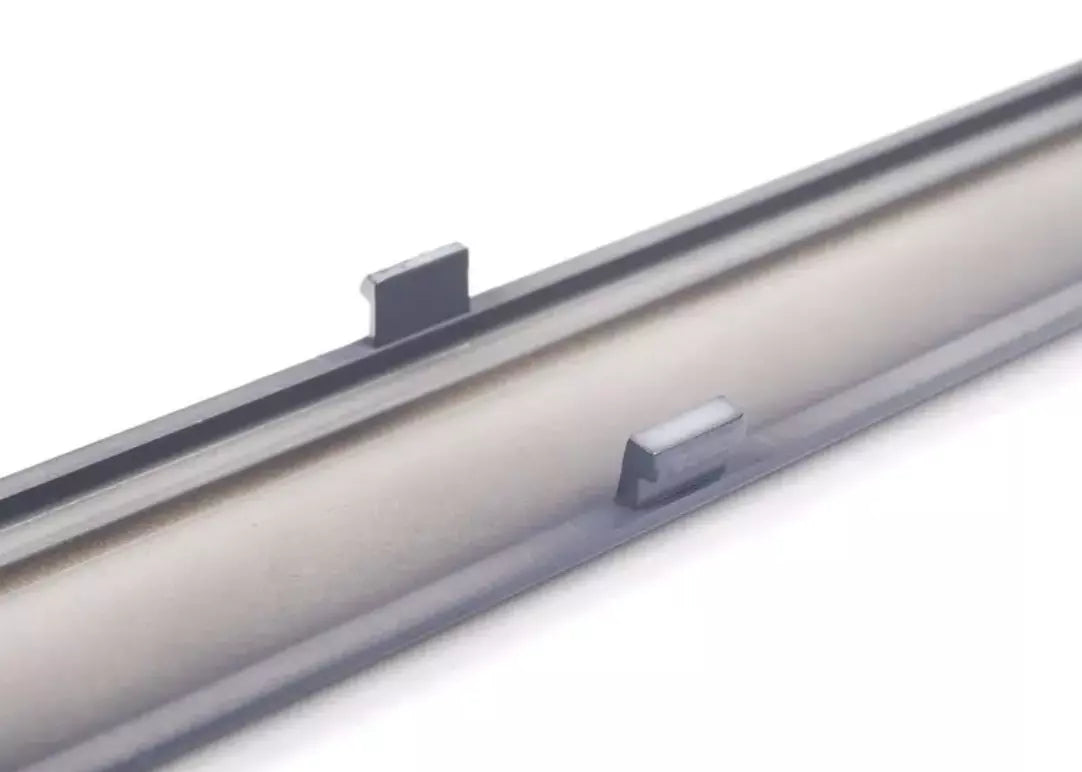 NEW BMW 7 E38 REAR BUMPER CENTER COVERING 51128211576 8211576 ORIGINAL