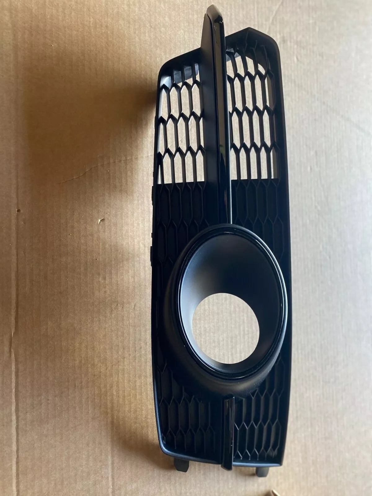 NEW AUDI A6 S6 AVANT QUATTRO FRONT RIGHT AIR GUIDE GRILLE 4G0807648CBMT