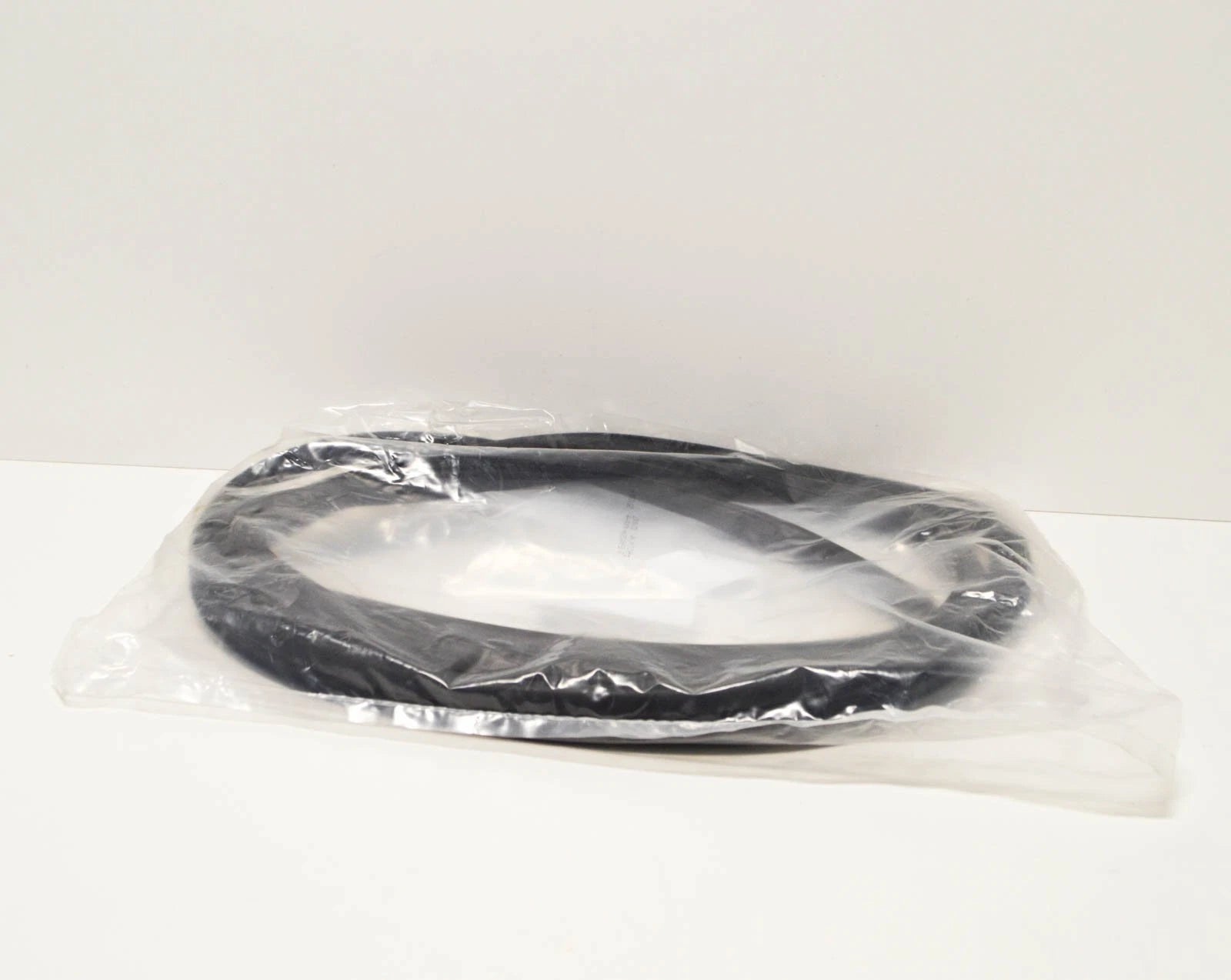 NEW MERCEDES-BENZ G W463 FRONT WINDSCREEN SEAL A4606710320 ORIGINAL