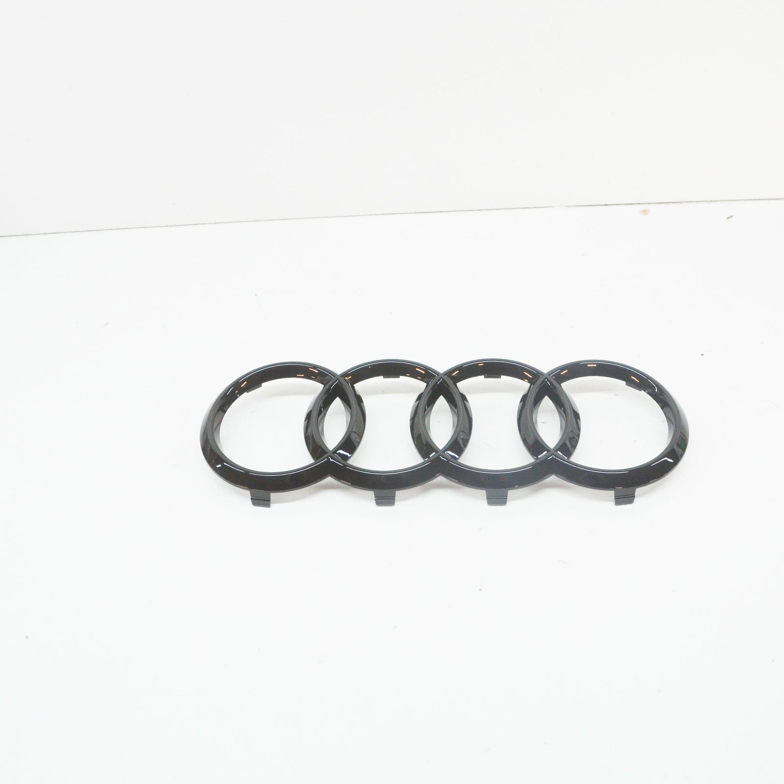 NEW AUDI RS7 SPORTBACK 4K8 FRONT GRILLE BADGE 4K8853605T94 ORIGINAL