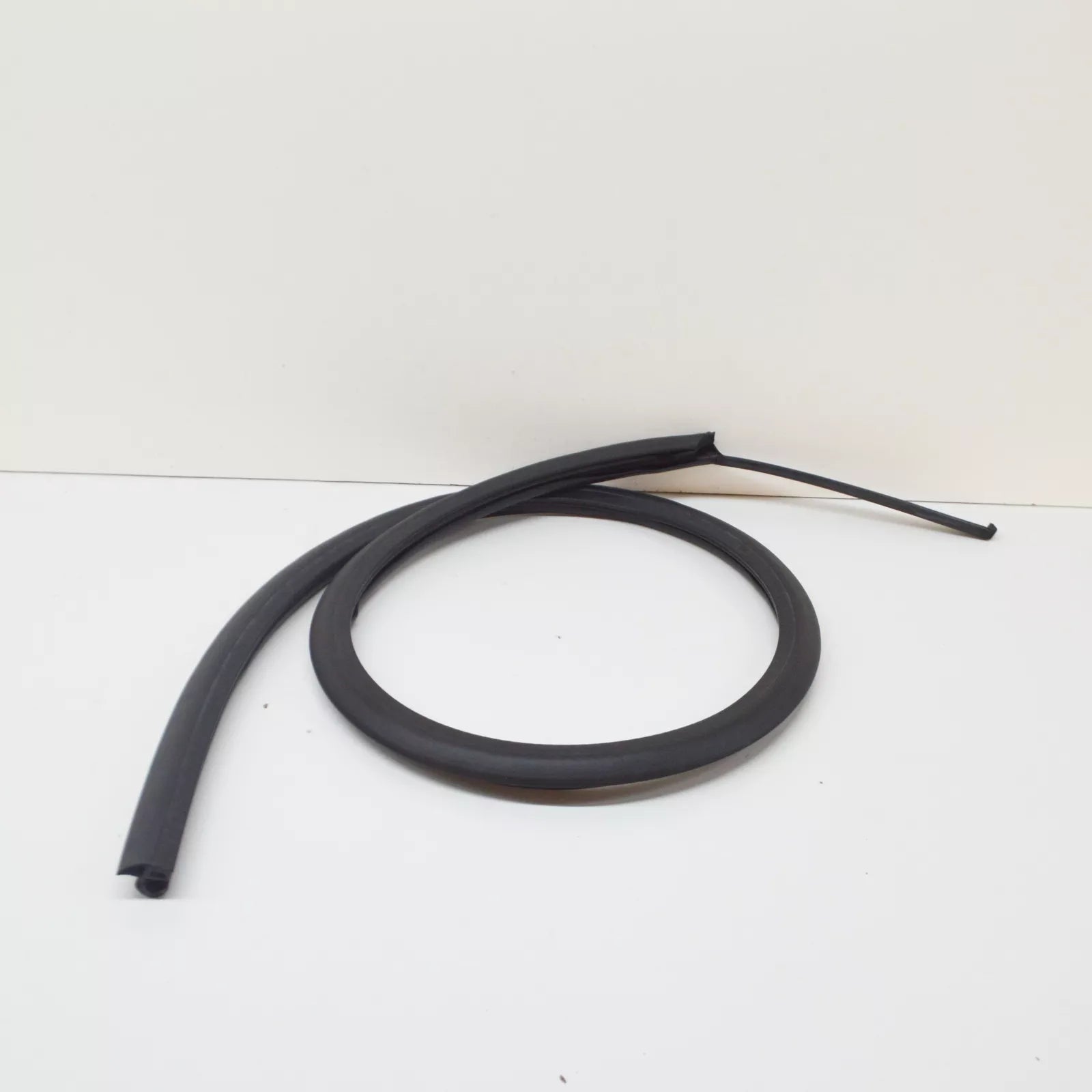 NEW BMW 3 COMPACT E36 LEFT ROOF FRAME GASKET 51718233801 8233801 ORIGINAL