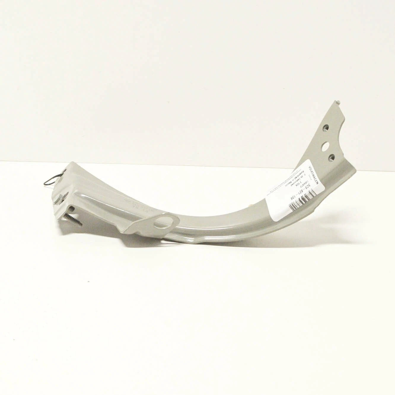 NEW VOLKSWAGEN BEETLE A5 FRONT RIGHT FENDER MOUNTING BRACKET 5C5821136