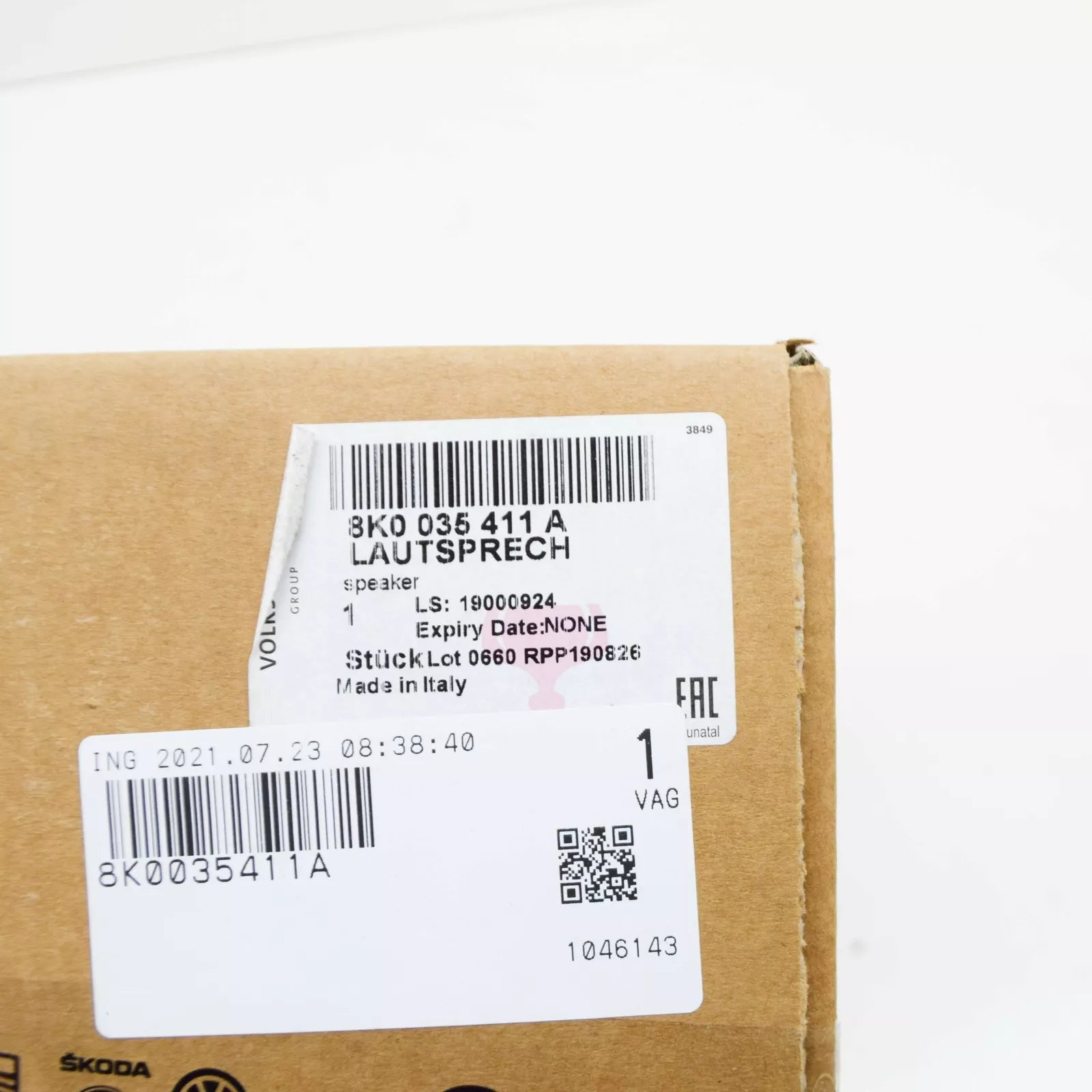 NEW AUDI A4 B8 REAR DOOR MID-RANGE BASS SPEAKER 8K0035411A ORIGINAL