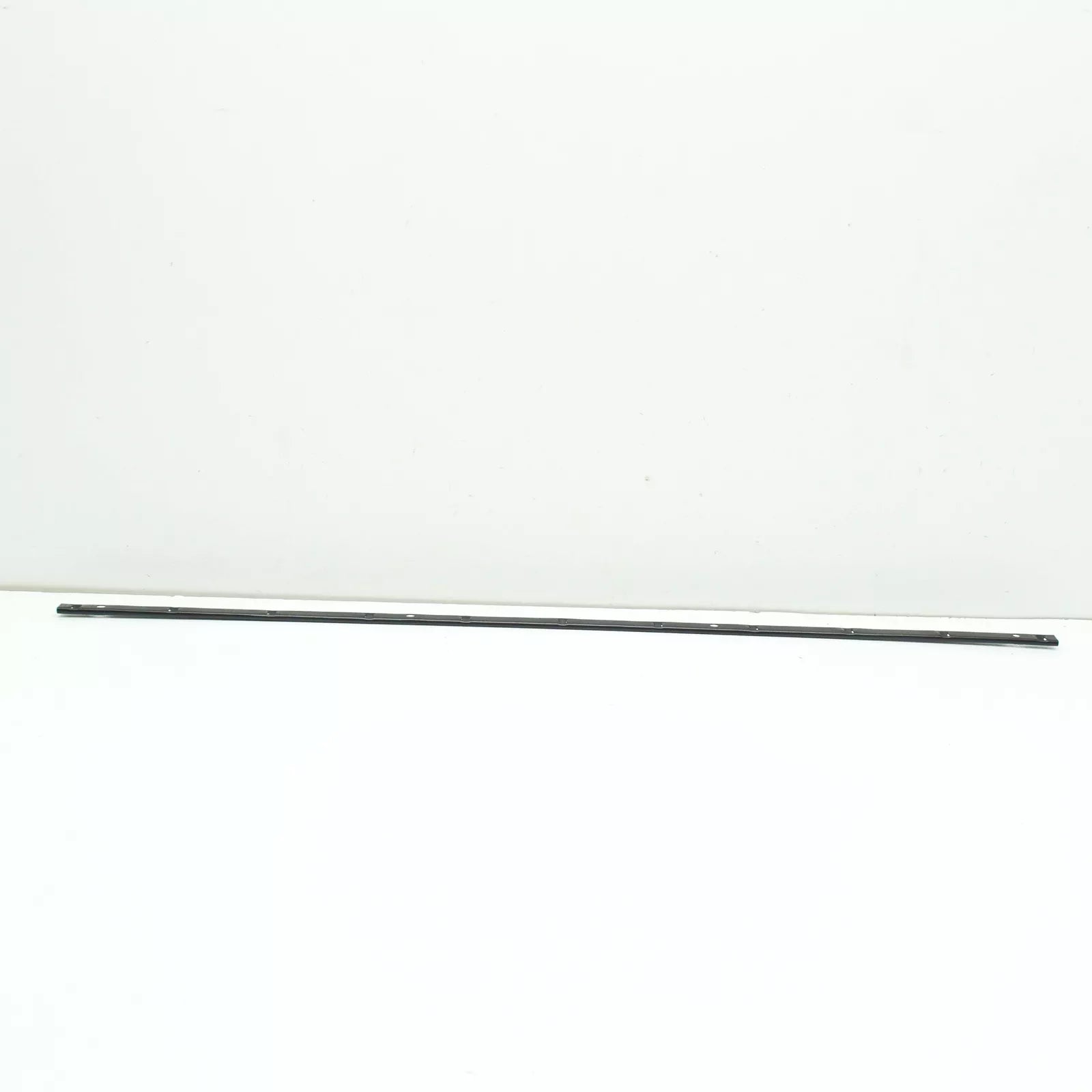 NEW VOLKSWAGEN TIGUAN AD MK2 LEFT WINDSHIELD RETAINING STRIP 5NA854541 ORIGINAL