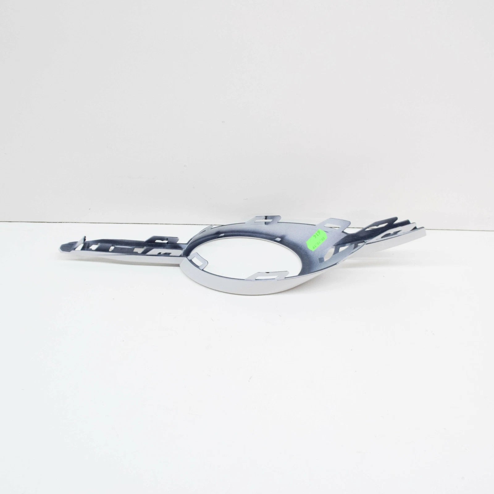 NEW VW CC R-LINE FRONT RIGHT OUTER FOG LIGHT TRIM RING 3C8853212AGRU