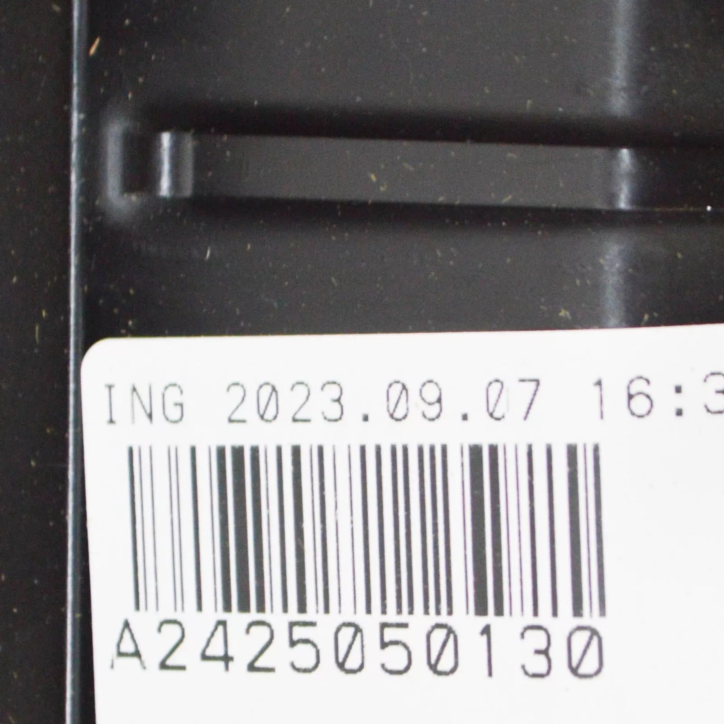 NEW MERCEDES-BENZ GLA X156 BOTTOM AIR DUCT A2425050130 ORIGINAL