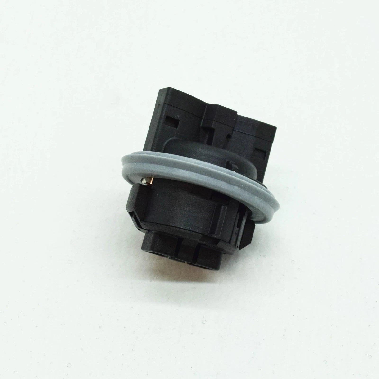 NEW BMW 2 F23 REAR TAIL LIGHT BULB HOLDER SOCKET 7489381 63217489381 ORIGINAL