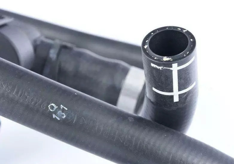 NEW VW TOUAREG 7P ENGINE COOLANT HOSE WITH VALVE 7P0122049H