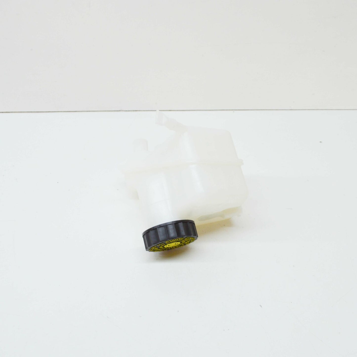NEW MERCEDES-BENZ C W204 BRAKE BOOSTER RESERVOIR A2044300002 ORIGINAL