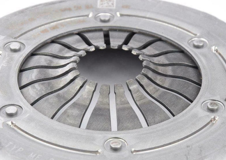 NEW AUDI A3 8P CLUTCH PRESSURE PLATE 220MM 03F141025 ORIGINAL