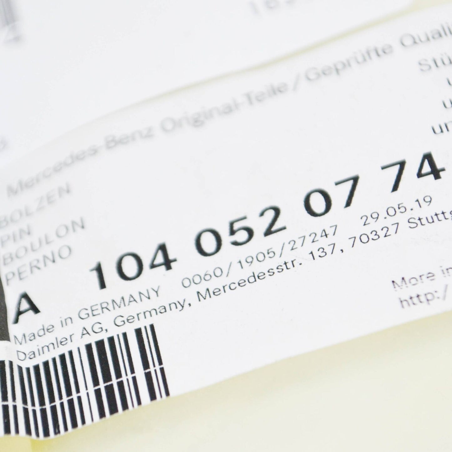 NEW MERCEDES-BENZ E W210 ENGINE TIMING CHAIN GUIDE PIVOT PIN A1040520774