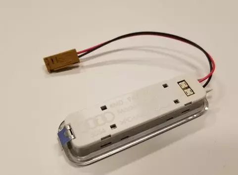 NEW AUDI Q7 4M ROOF SUN VISOR LIGHT 4M0947105A ORIGINAL