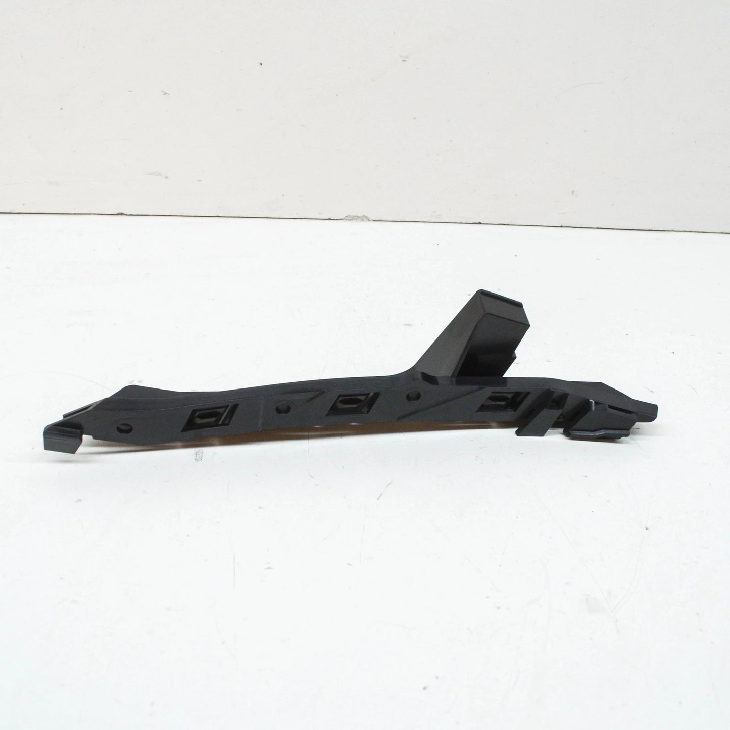 NEW BMW M5 E60 FRONT RIGHT BUMPER SUPPORT BRACKET 7895736 51117895736 ORIGINAL