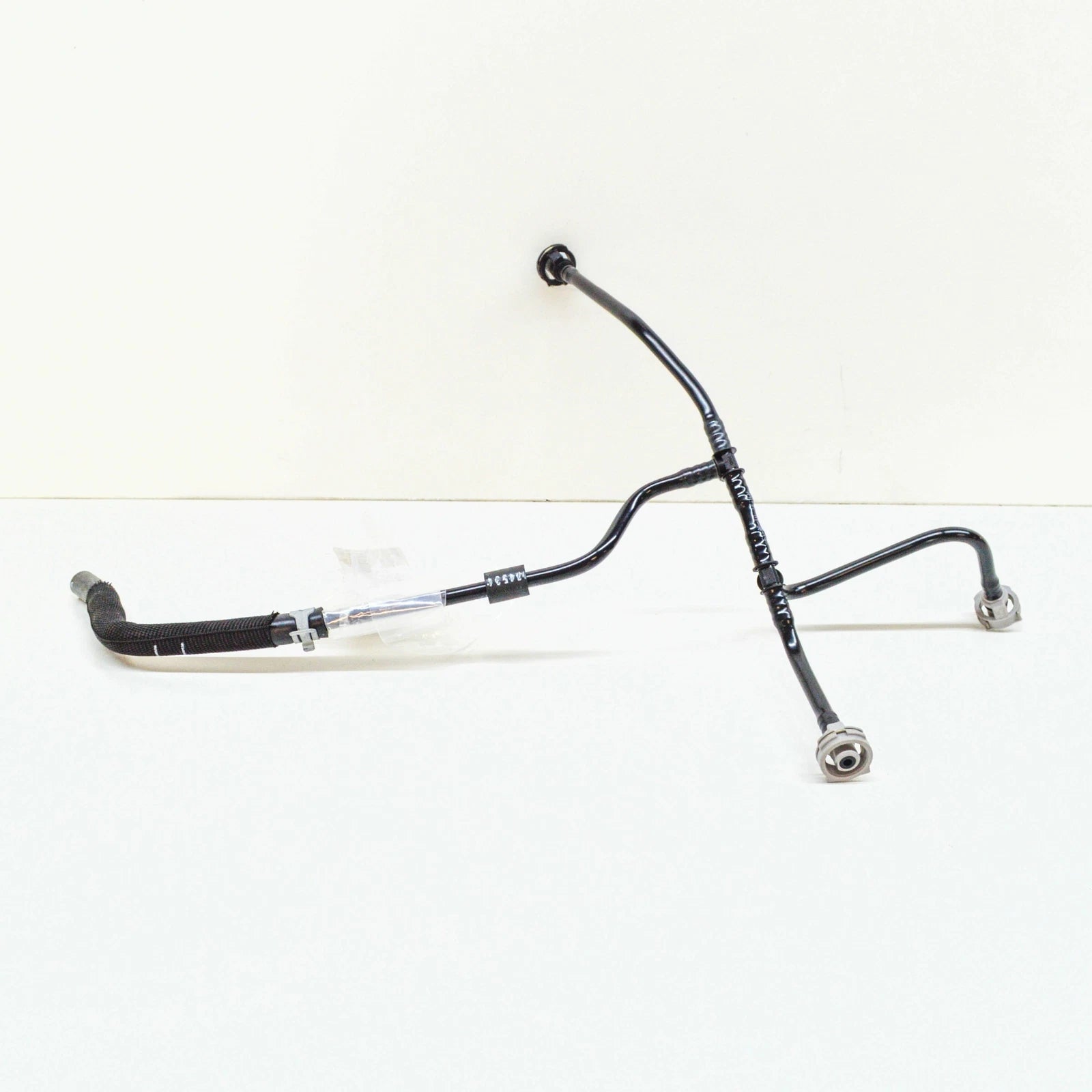 NEW AUDI A5 8T3 COOLANT PIPE HOSE 8K0121081BK