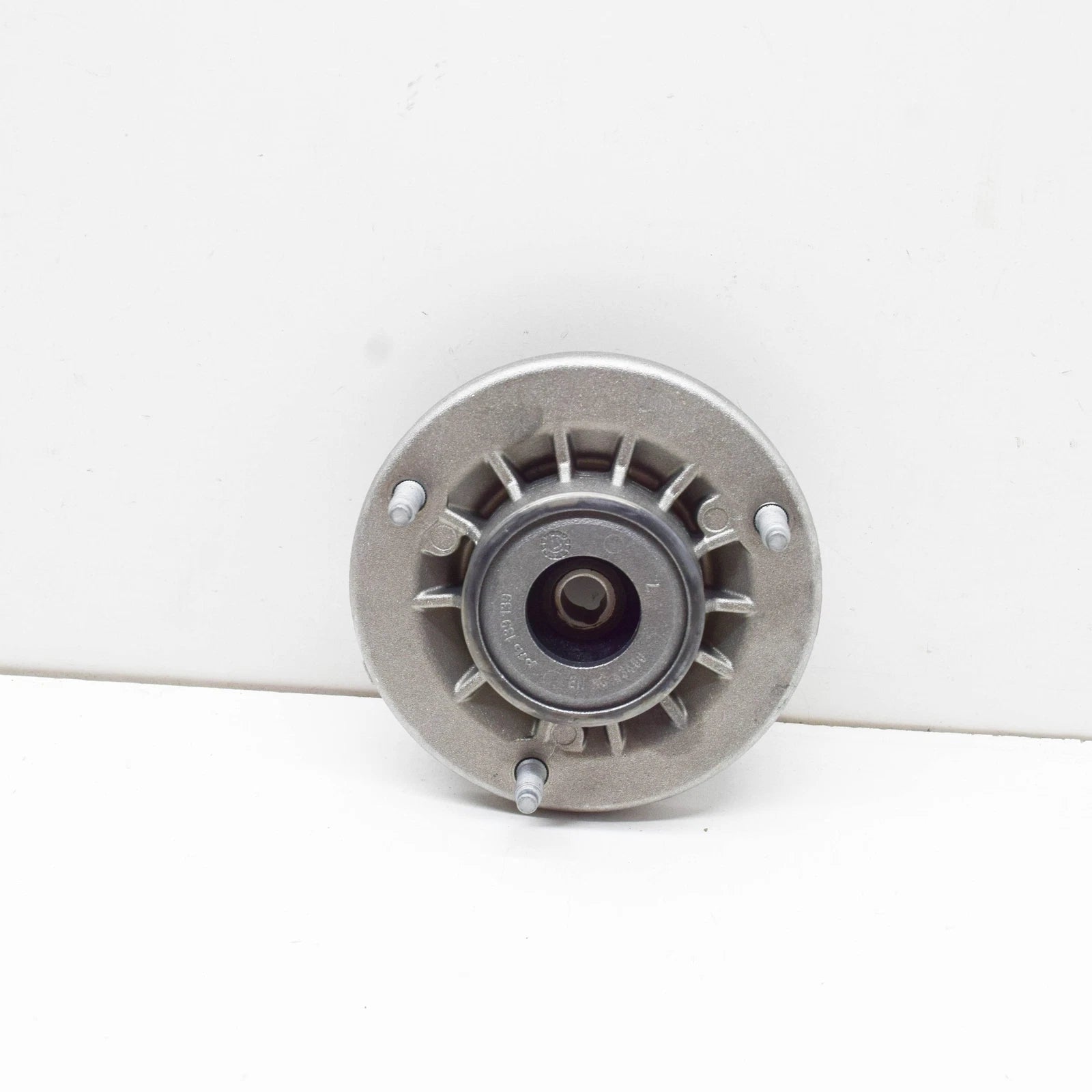 NEW BMW 5 F10 REAR SHOCK MOUNT 33506863301 6863301 ORIGINAL