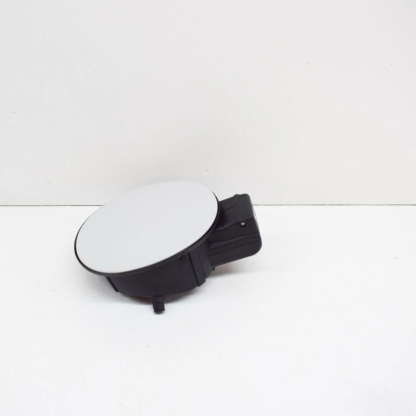 NEW VOLKSWAGEN POLO 6R MK5 REAR RIGHT FUEL TANK FLAP 6R0809857LGRU