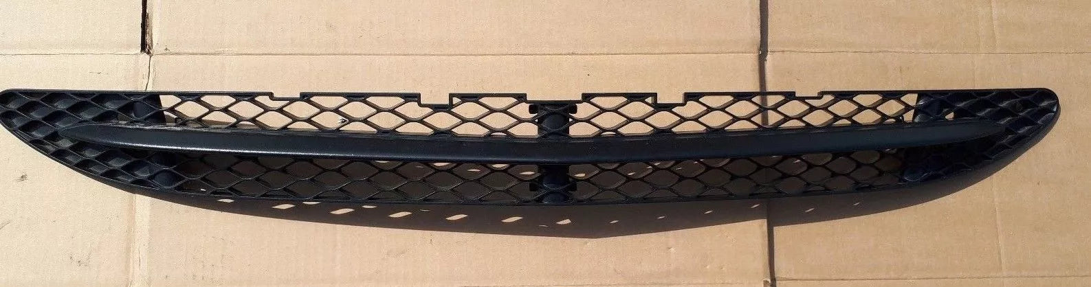 NEW MERCEDES BENZ W221 S CLASS FRONT BUMPER LOWER GRILL A2218850523