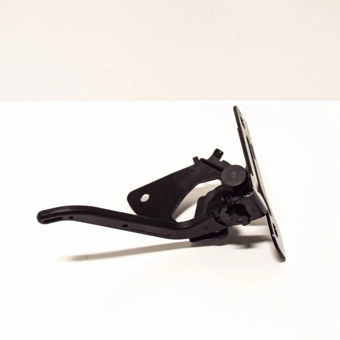 NEW BMW 7 E65 HOOD LATCH 51237186508 ORIGINAL