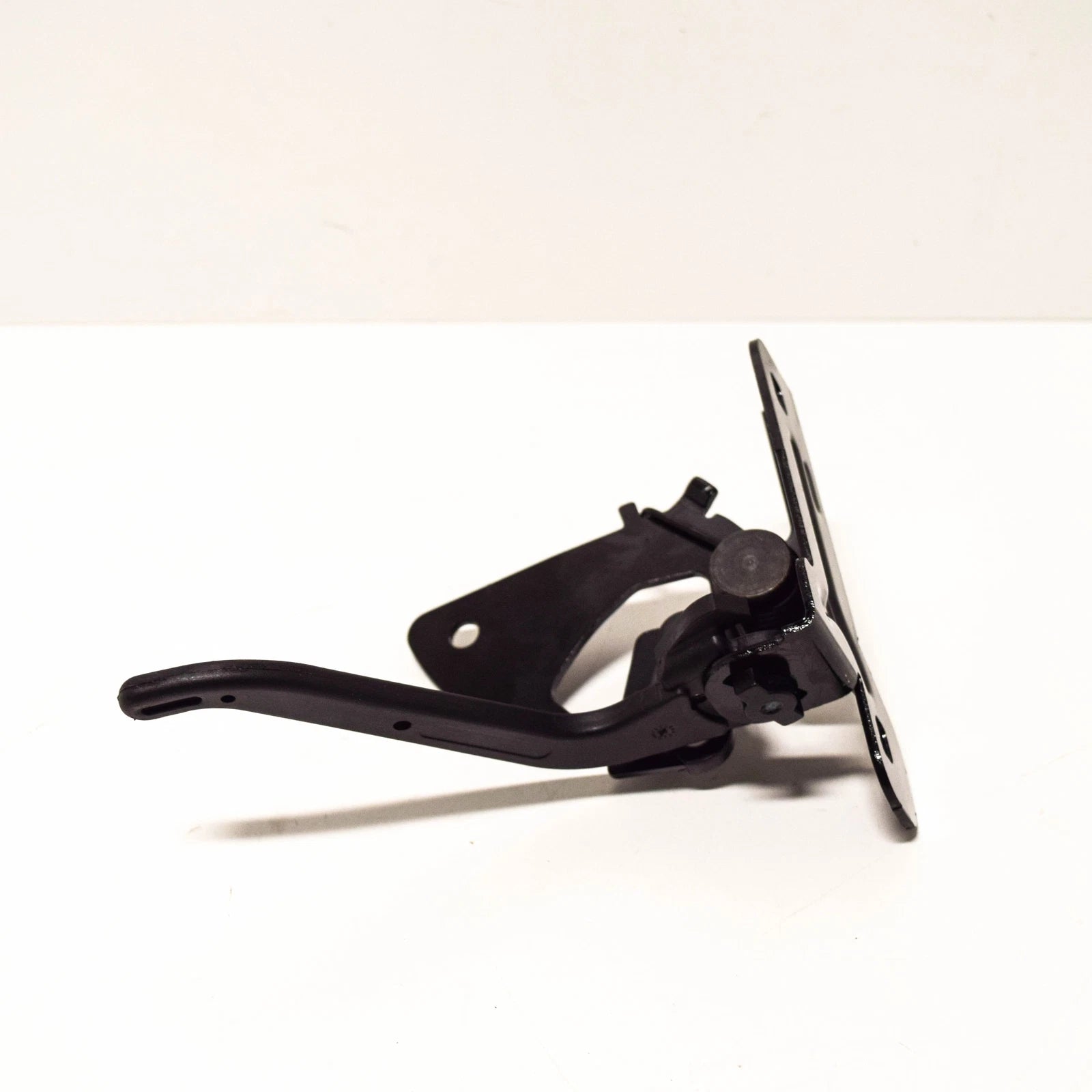 NEW BMW 7 E65 HOOD LATCH 51237186508 ORIGINAL