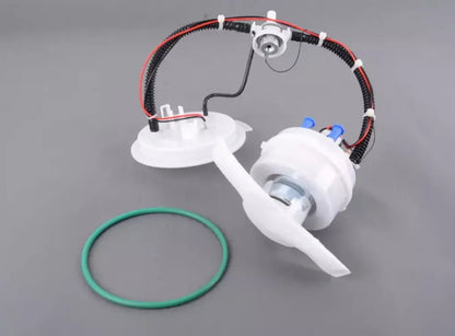 NEW BMW 6 CABRIO F12 FUEL PUMP 16117260636 7260636 ORIGINAL