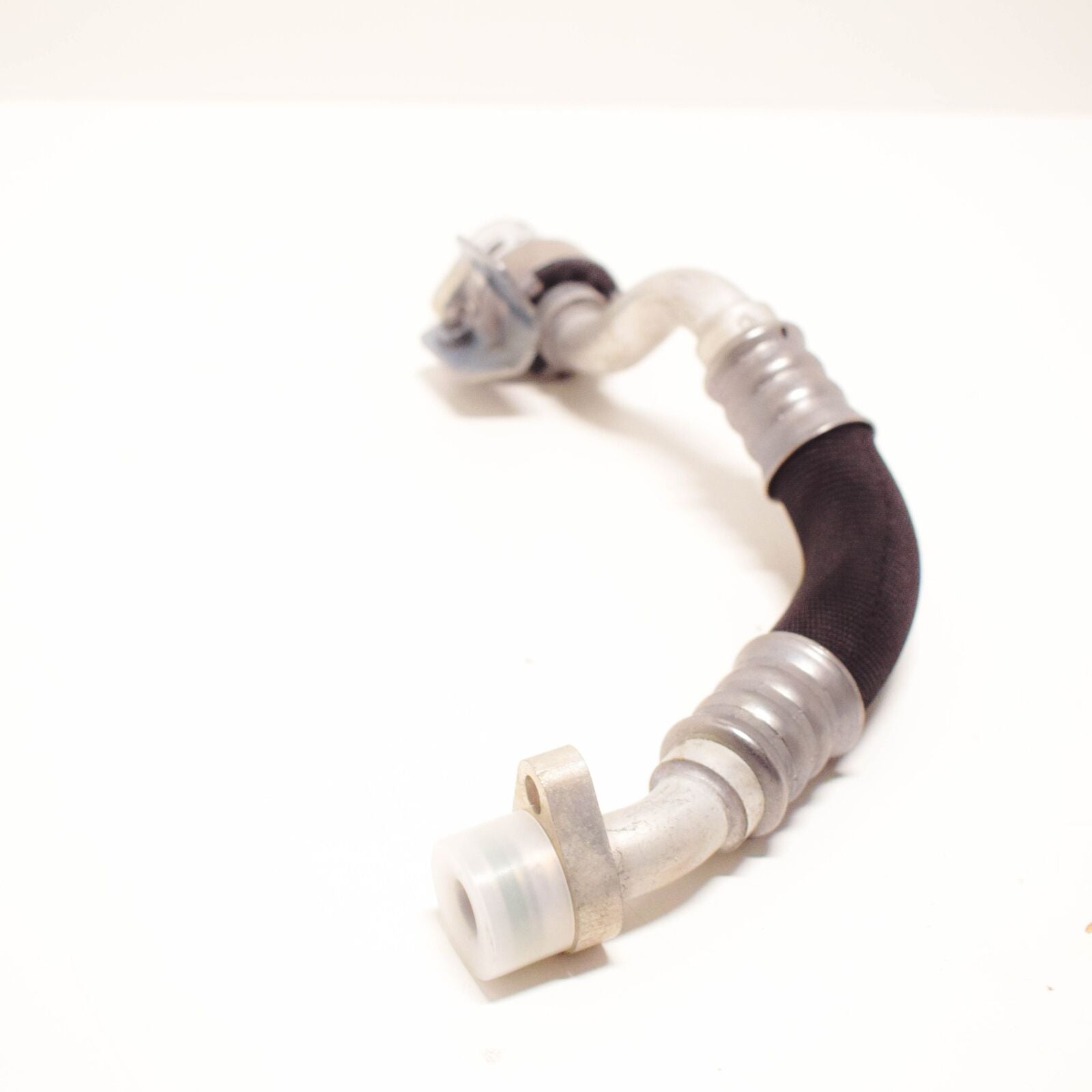 NEW MERCEDES BENZ ML W166 AMG OIL LINE PIPE LEFT A1665000788 ORIGINAL