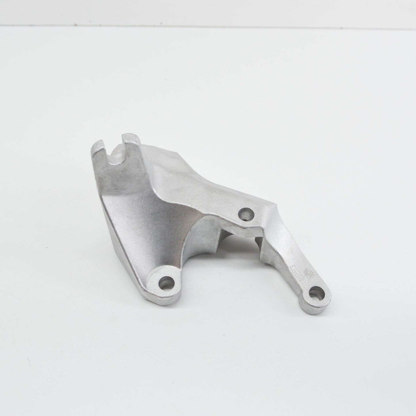 new ford focus mk3 c346 transmission gearbox support 1684930 original