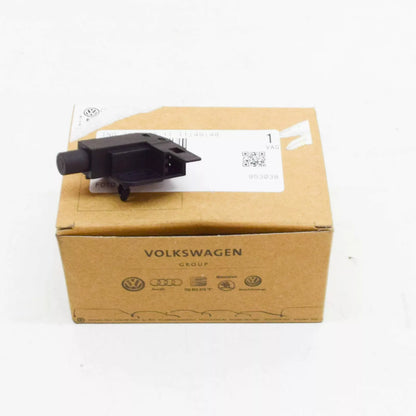 NEW AUDI A2 8Z HAND BRAKE SWITCH 1H0947561A ORIGINAL