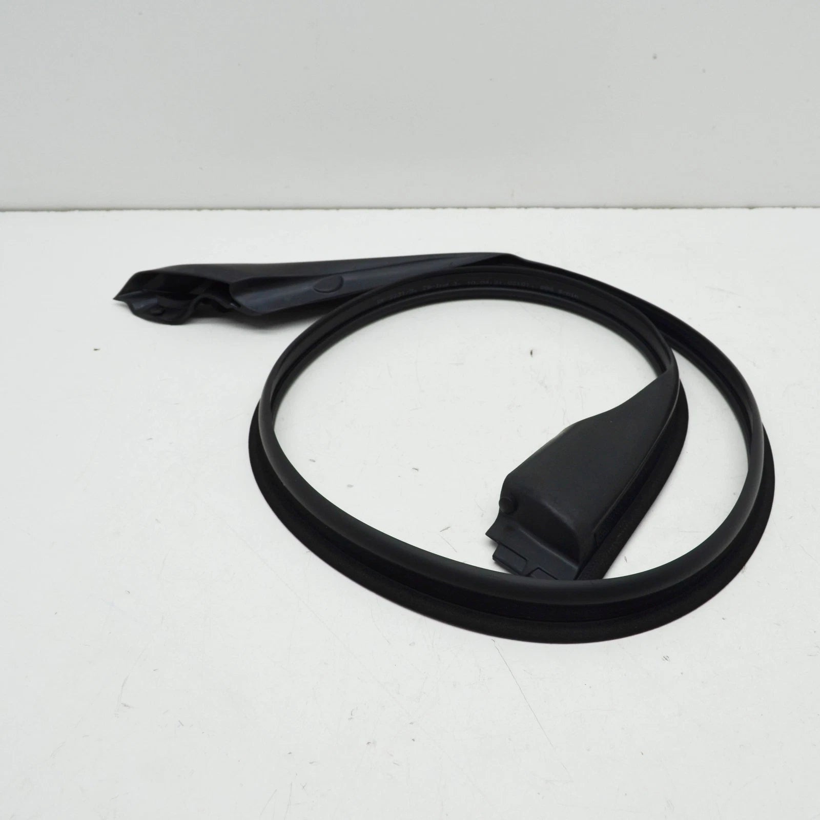NEW BMW 7 F01 FRONT RIGHT ROOF SEAL 51337178008 ORIGINAL