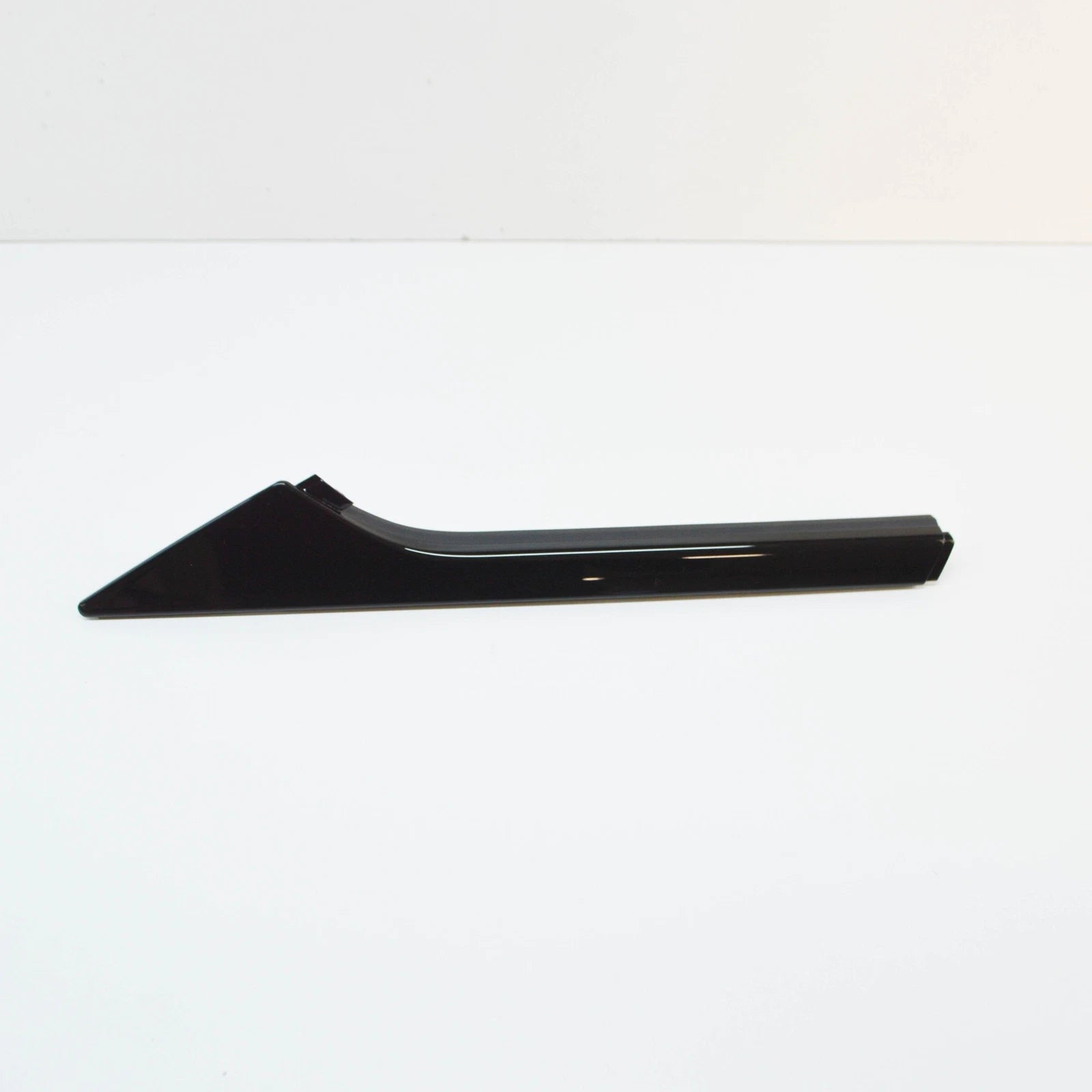 NEW BMW I8 I12 FRONT LEFT DOOR OUTER SHORT DUCT COVER 51337343201 ORIGINAL