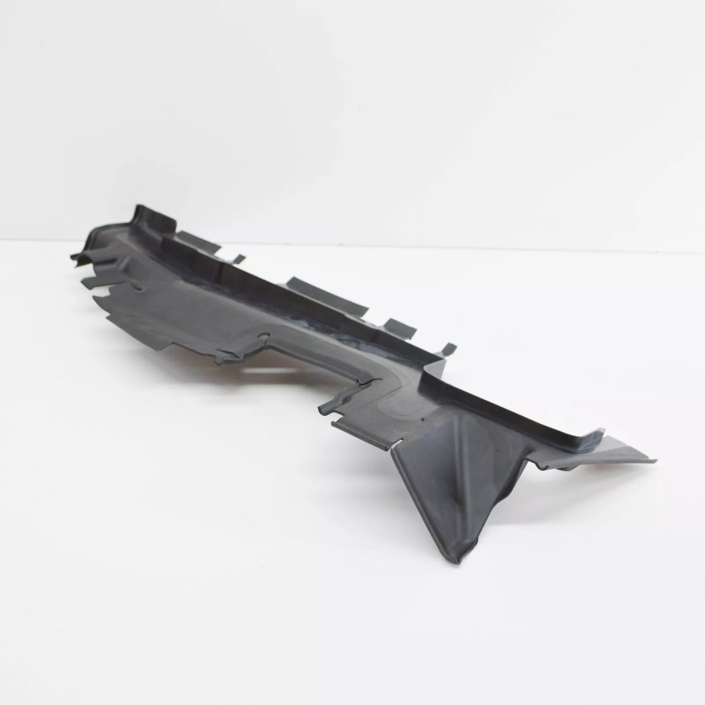 NEW AUDI Q3 8U RIGHT RADIATOR AIR GUIDE 8U0121284M ORIGINAL