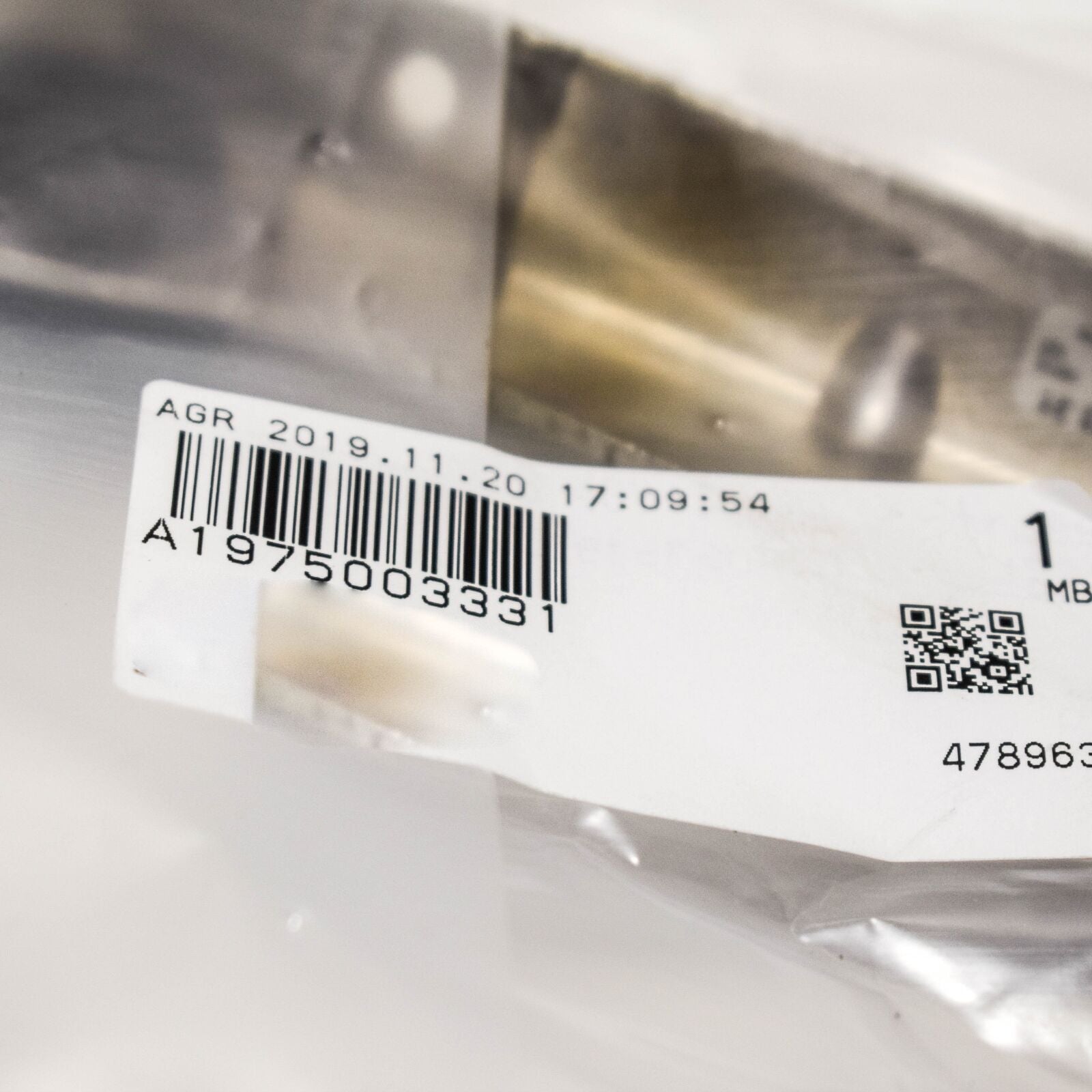 NEW MERCEDES BENZ SLS C197 AMG OIL COOLER LEFT LOWER BRACKET A1975003331