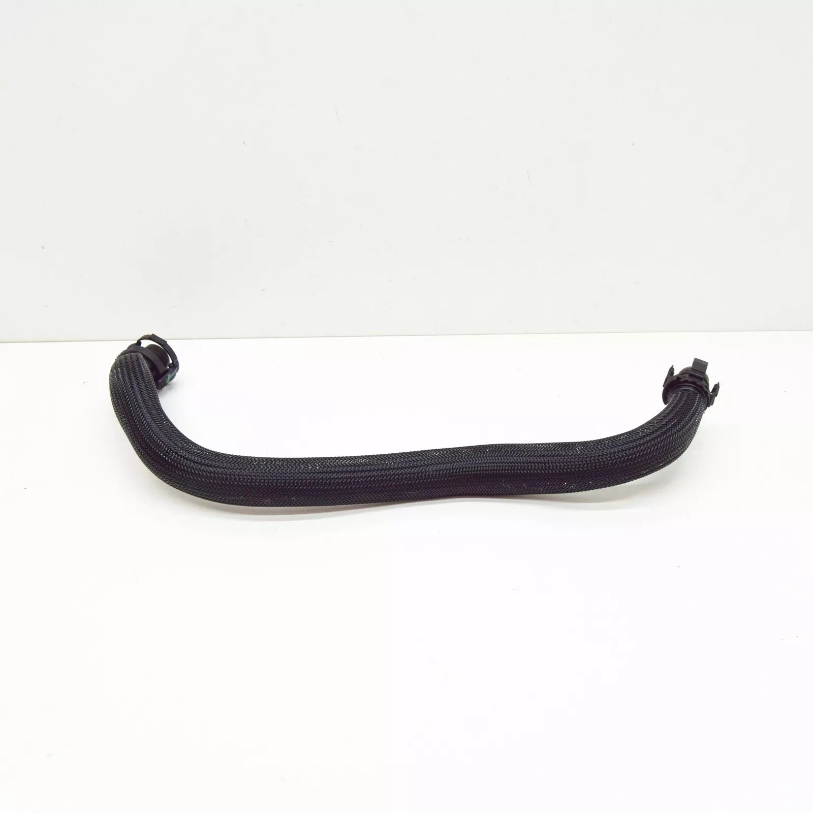 NEW BMW 6 CABRIO F12 CRANKCASE VENT PIPE 11157575640 7575640 ORIGINAL