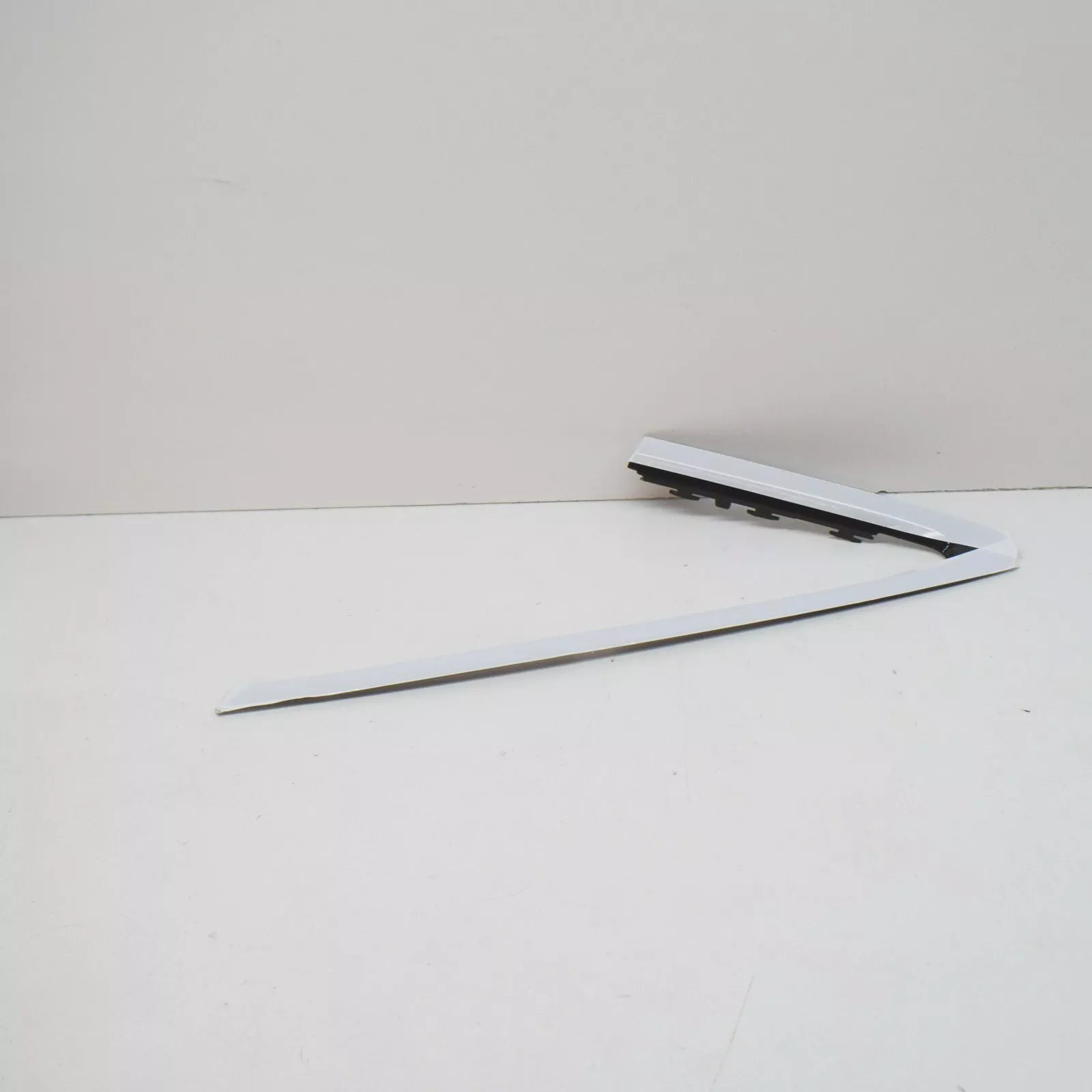 NEW AUDI A3 8V REAR RIGHT QUARTER WINDOW TRIM 8V5853346CT94