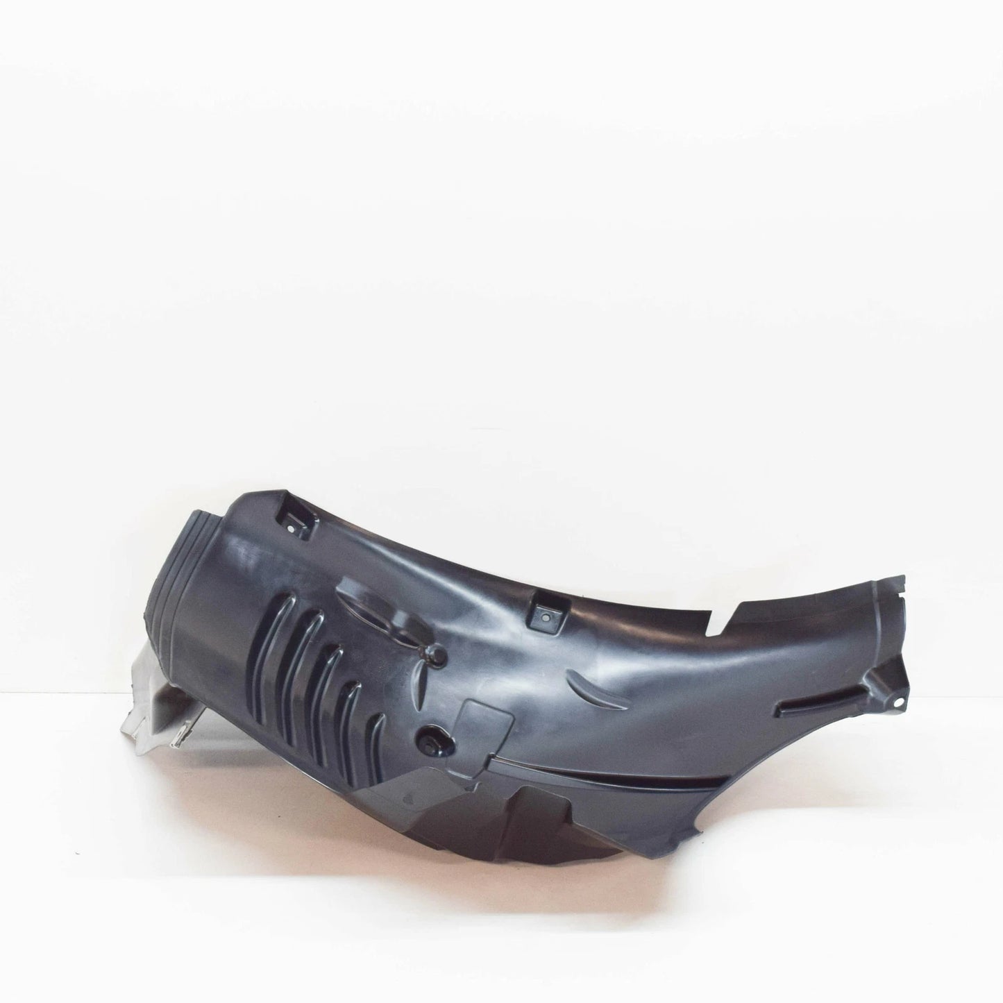 NEW MB CLS C218 FRONT LEFT FENDER WHEEL HOUSE COVERING A2186902530 ORIGINAL