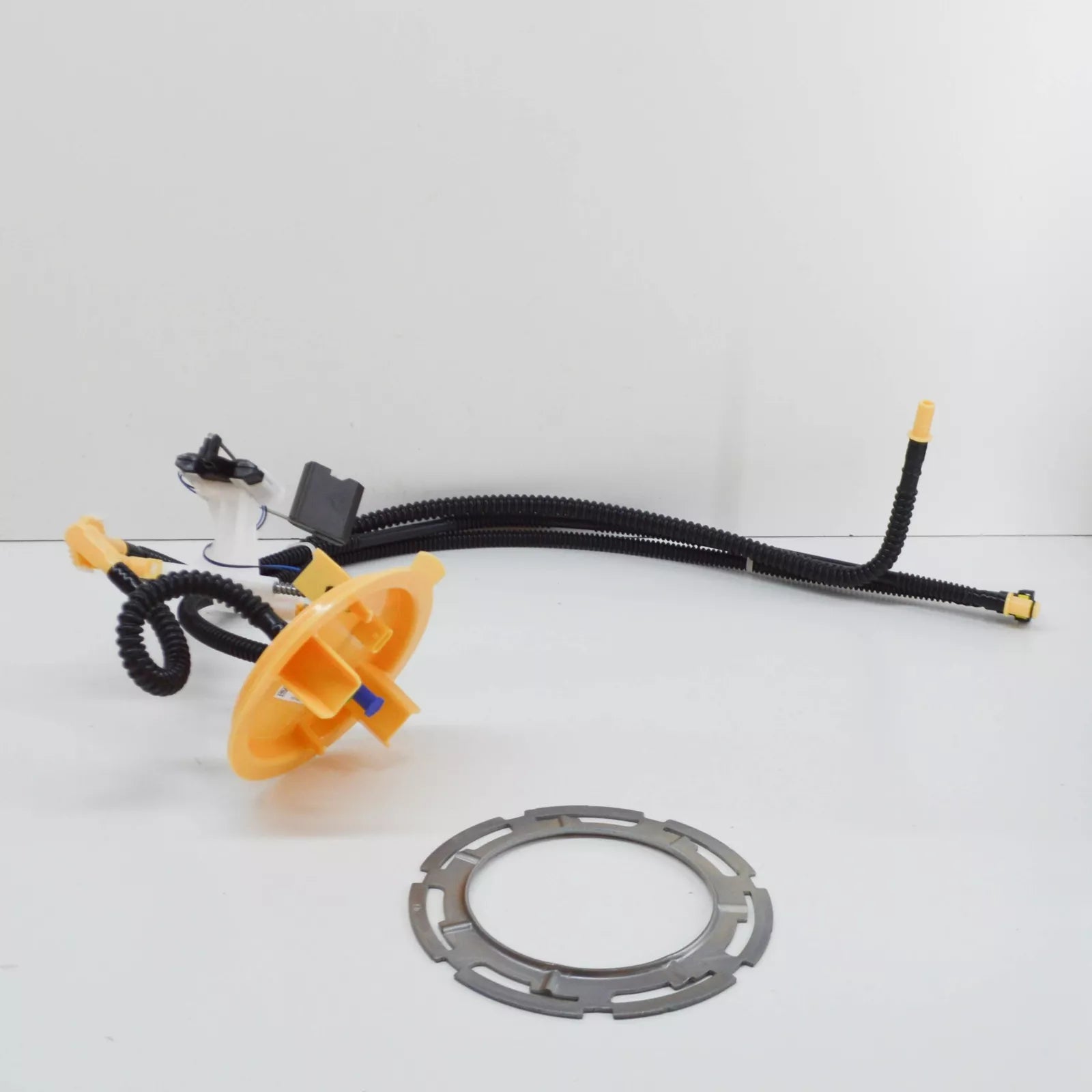 NEW MERCEDES-BENZ E W212 LEFT FUEL LEVEL SENSOR A2124700400 ORIGINAL