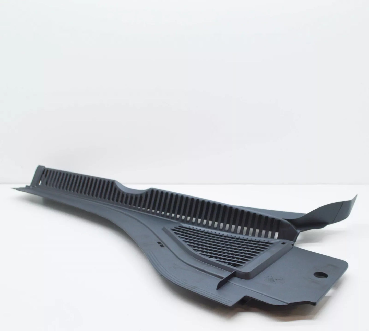 NEW VOLKSWAGEN JETTA A7 MK7 FRONT LEFT COWL GRILLE 17B819403A9B9 ORIGINAL