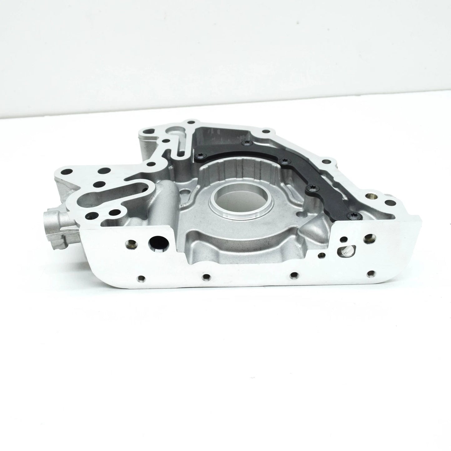 NEW VOLKSWAGEN POLO AW FRONT SEALING FLANGE 05C103151 ORIGINAL