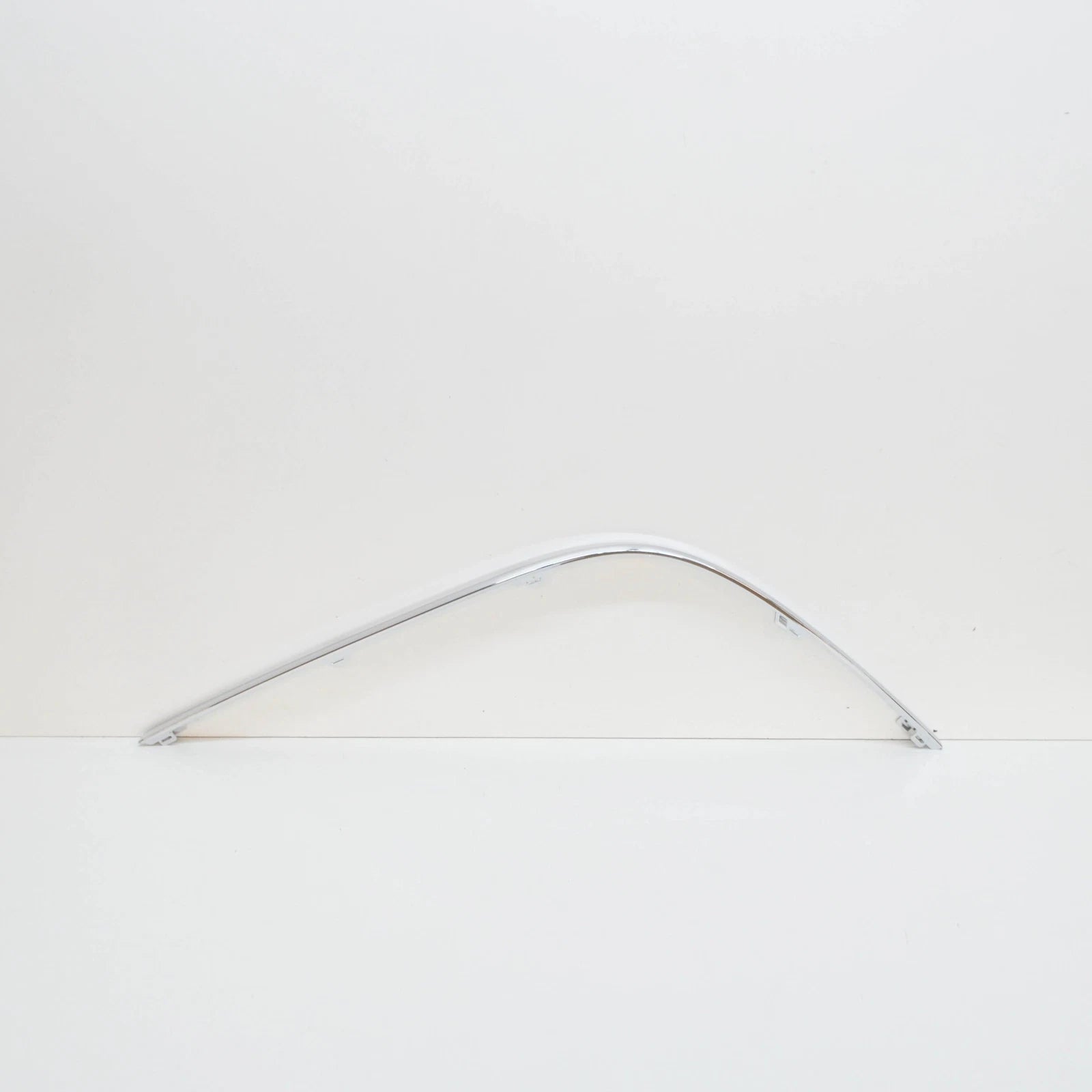 NEW VOLKSWAGEN PASSAT B6 REAR BUMPER RIGHT CHROME TRIM 3C5807460B2ZZ ORIGINAL