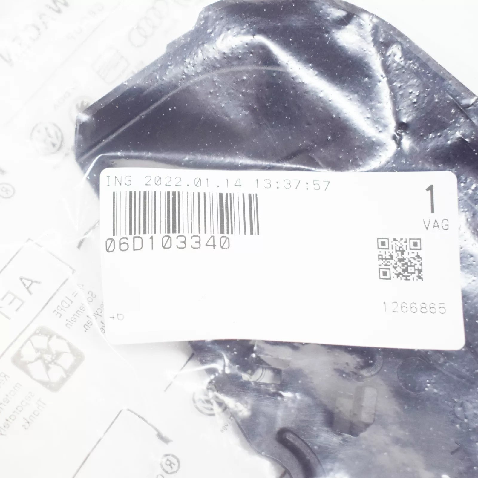 NEW AUDI A4 B7 OIL PUMP CHAIN COVER 06D103340 ORIGINAL